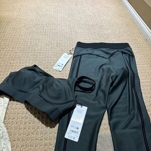 ALO Yoga Dark Gray Set